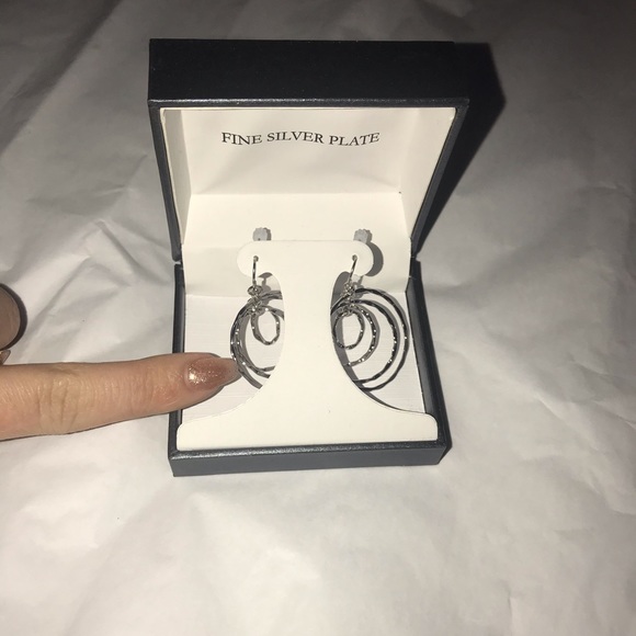 Earrings - Picture 3 of 3